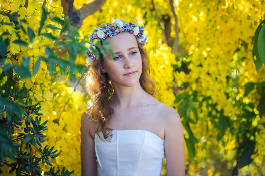 בוק בת מצווה פרחים צהובים