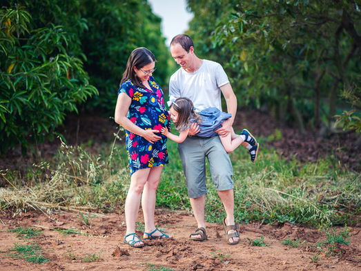 צילומי משפחה והיריון בטבע - עמק חפר