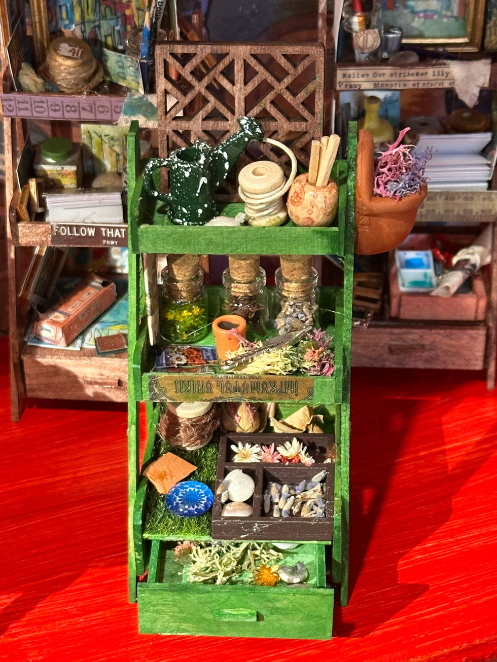Dollhouse furniture, 