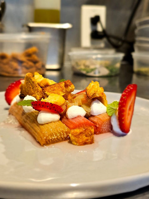 Gibsons restaurant vegan vegetarian gluten-free middle eastern dinner bar cocktails