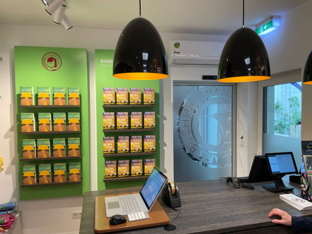 barbara-buchhandlung-hinter-der-kasse