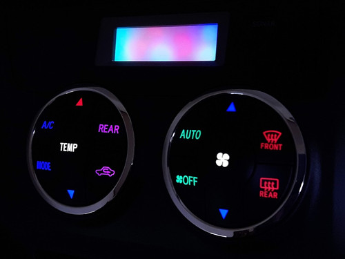週末割【送料込】ハイエース200系　LED打ち替え済み　エアコンスイッチパネル ハイエース 200系 4型 エアコンスイッチパネル LED打替え