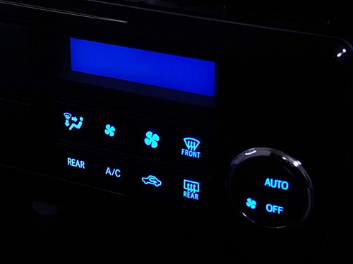 週末割【送料込】ハイエース200系　LED打ち替え済み　エアコンスイッチパネル file.jpg