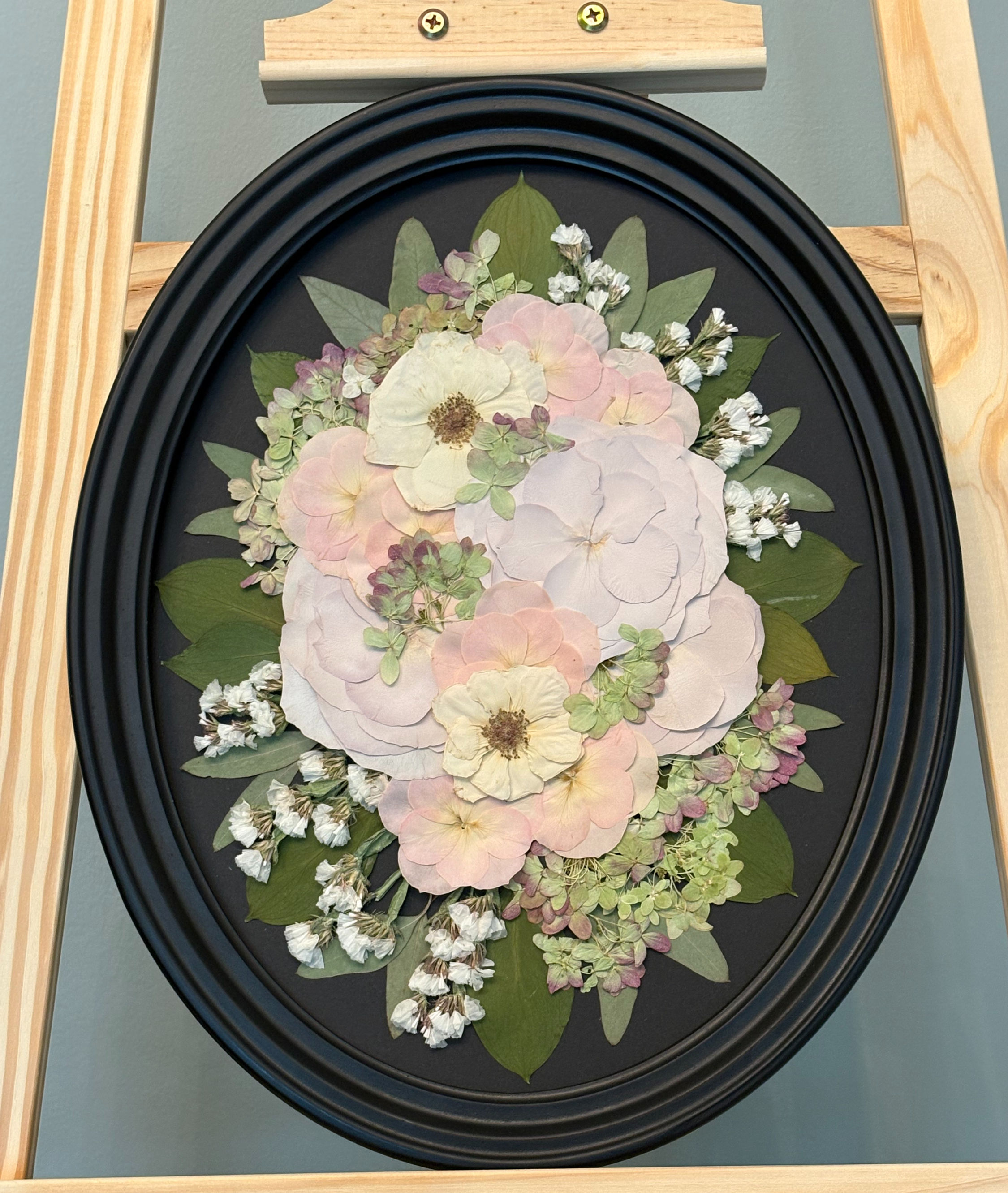 11x14" Standard Oval Pressed Flower Frame