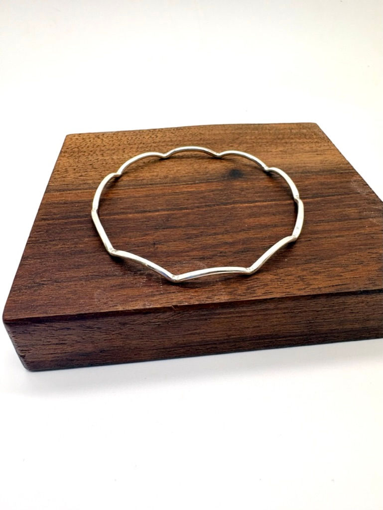 Thumbnail: Arched Bangle