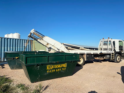 7m3 skip bin hire riverina.jpg