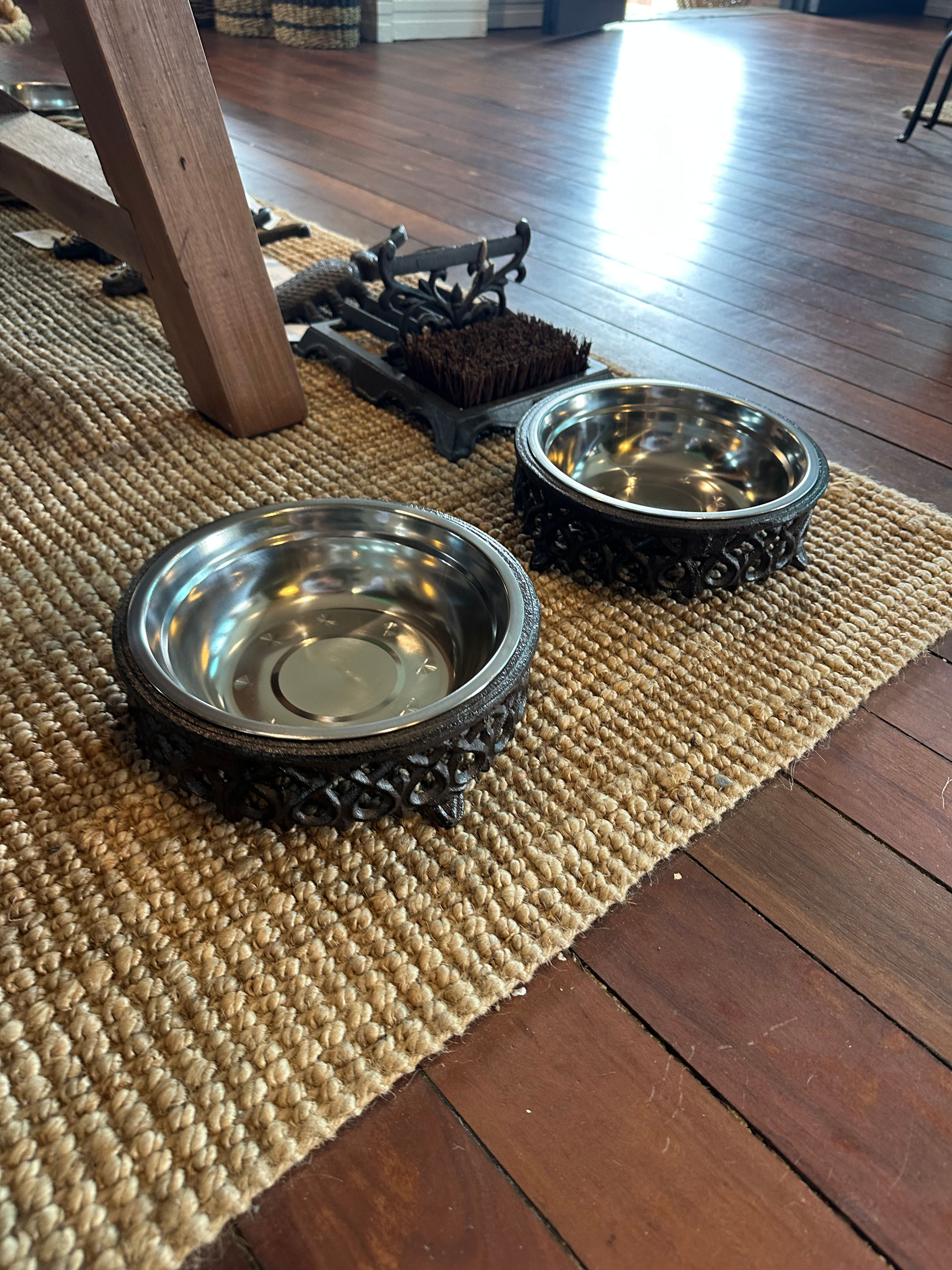 Pet Bowl In Cast Iron Stand