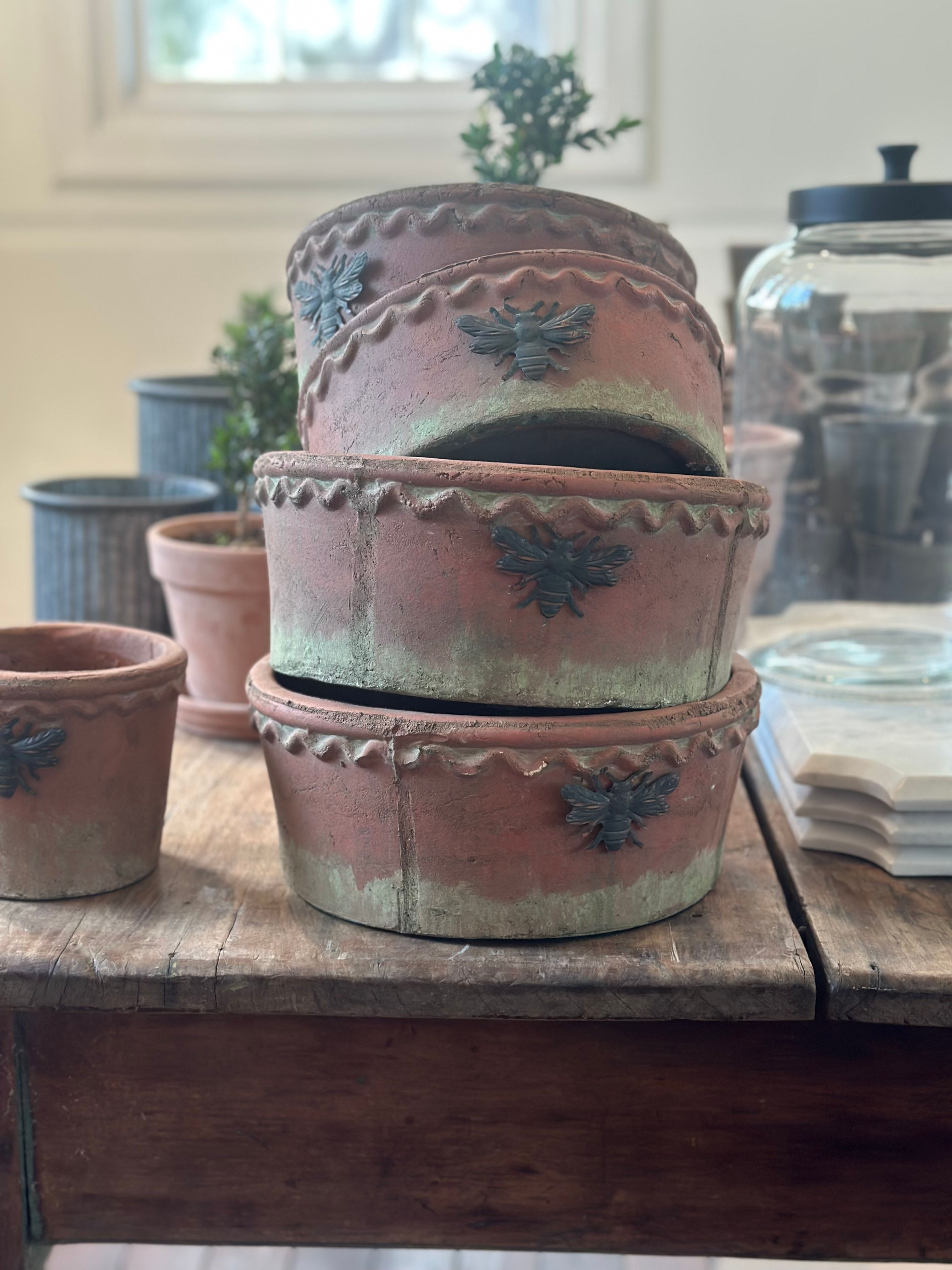 Squat Bee Pot Large