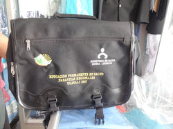 Maleta Negra con Bordados