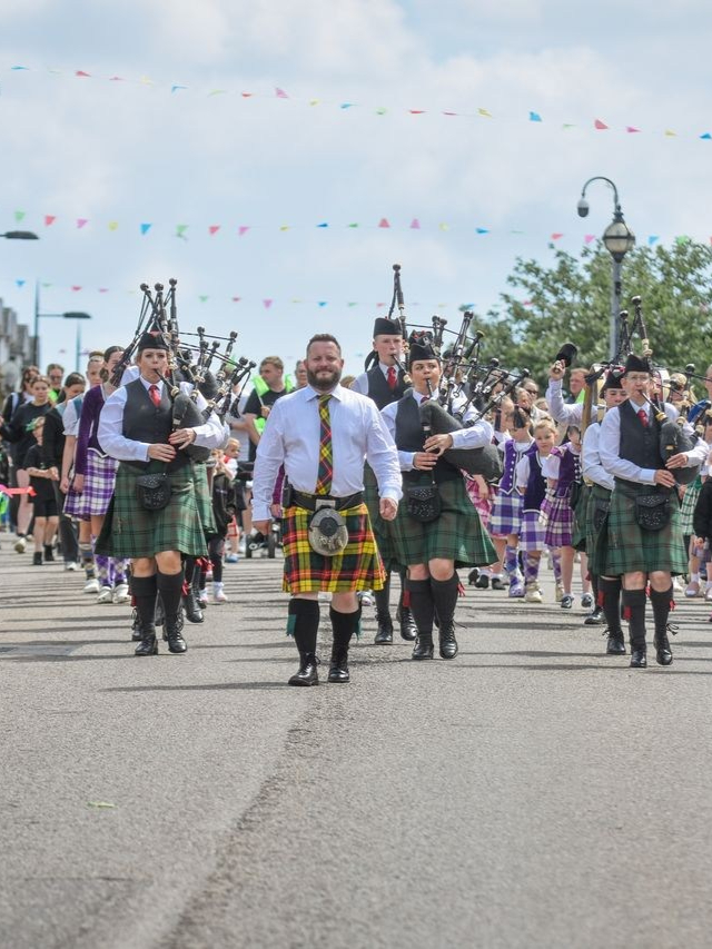 Community life in Alness