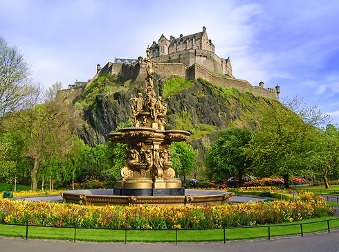 Ross fountain landmark in Pinces Street Gardens. Edinburgh, Scotland, Uk..jpg