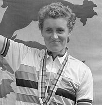 Beryl_Burton_1967-809x1024_edited.jpg
