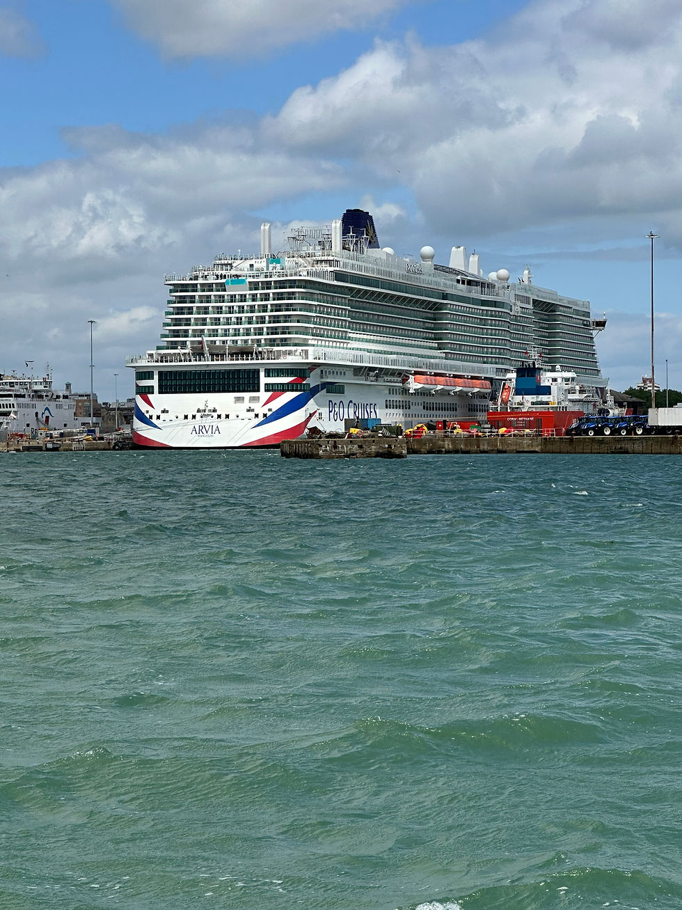 Dibden to Southampton Ocean Cruise Terminal Private Hire Minibus Taxi Transfers