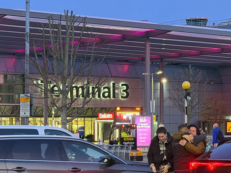 Totton to Heathrow Airport Private Hire Minibus Taxi Transfers