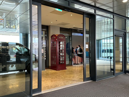 Holiday Inn Express Hotel Private Hire Taxi Transfers