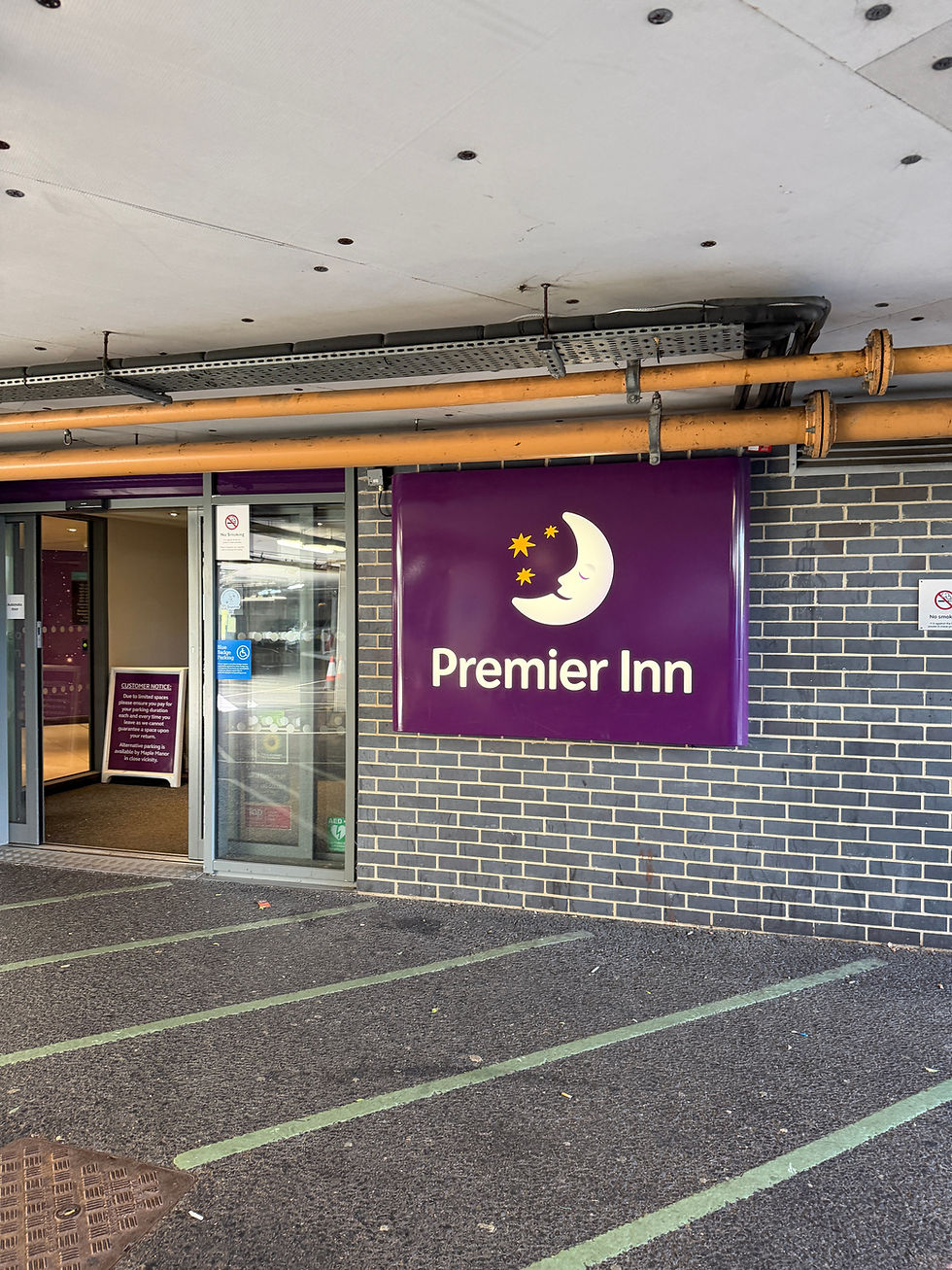 Lyndhurst to Premier Inn Heathrow Terminal 4 Private Hire Taxi Transfers