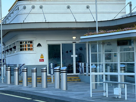 Hythe to Southampton Central Railway Station Private Hire Minibus Taxi Transfers