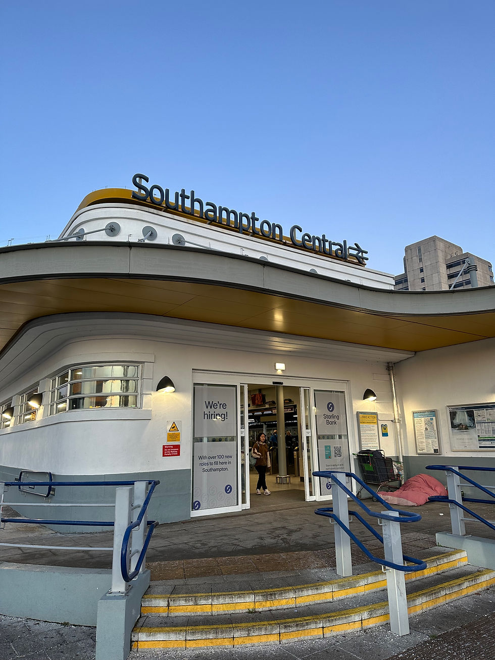 Dibden Purlieu to Southampton Central Railway Station Private Hire Taxi Transfers