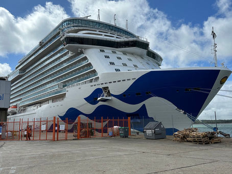 Hedge End to Southampton Queen Elizabeth II Cruise Terminal Private Hire Taxi Transfers