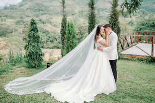 Boda Franco-Colombiana en La Ruitoca Picnic | Fotografía Editorial de Laura & Gabriel