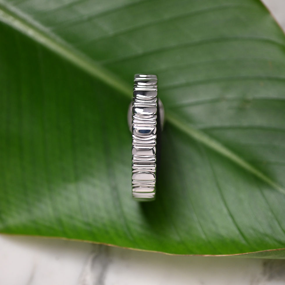 Thumbnail: Cartier Baignoire Mini White Gold Diamonds