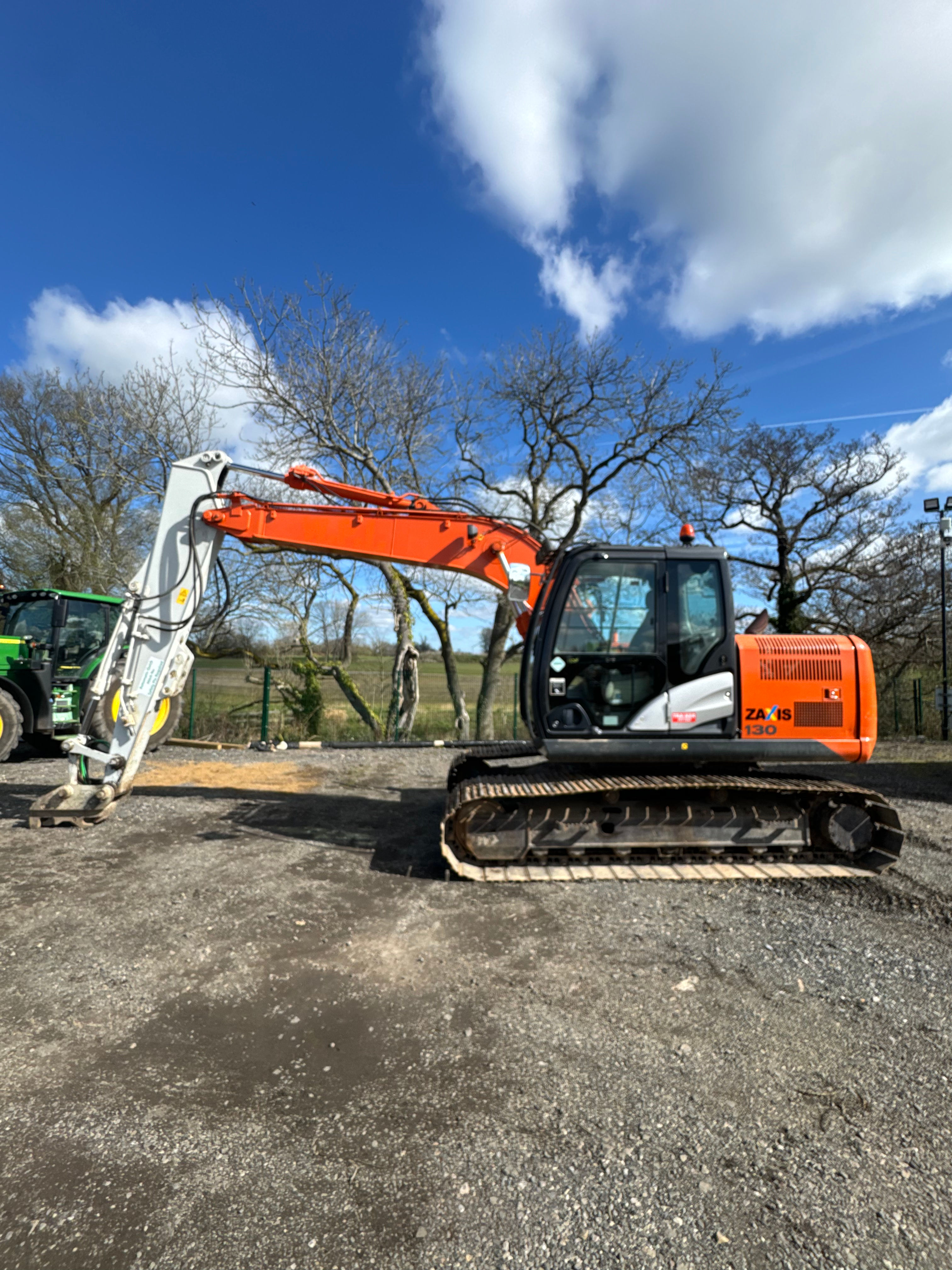 Hitachi zx130LNC-5 excavator 2013 1 owner from new good tracks quick hitch AC 