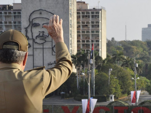 Long live free Cuba! Long live Fidel and Raúl!