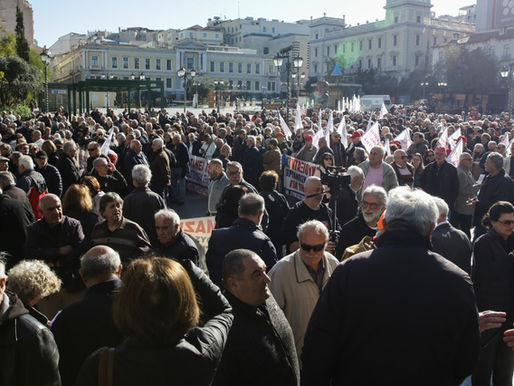 Greek pensioners mobilize
