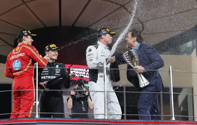 Hayes celebrando en el podio de Abu Dhabi. (Reddit)