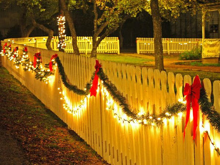 Holiday Fence Decor