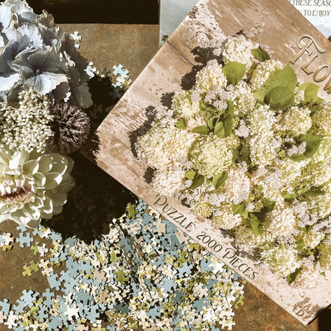 AD by Dart Valley Station flower tray 2000 piece jigsaw puzzle with white floral design