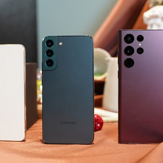 SAMSUNG’S GALAXY S22 AND S22 PLUS ARE THE DEFAULT ANDROID PHONES TO BUY