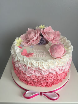 ruffle floral cake