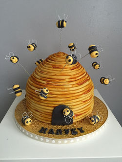 bumble bee cake