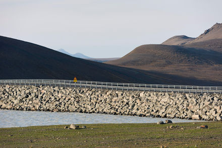 Vernd náttúruauðlinda í þágu almannahagsmuna - þegar tvenns konar almannahagsmunir stangast á