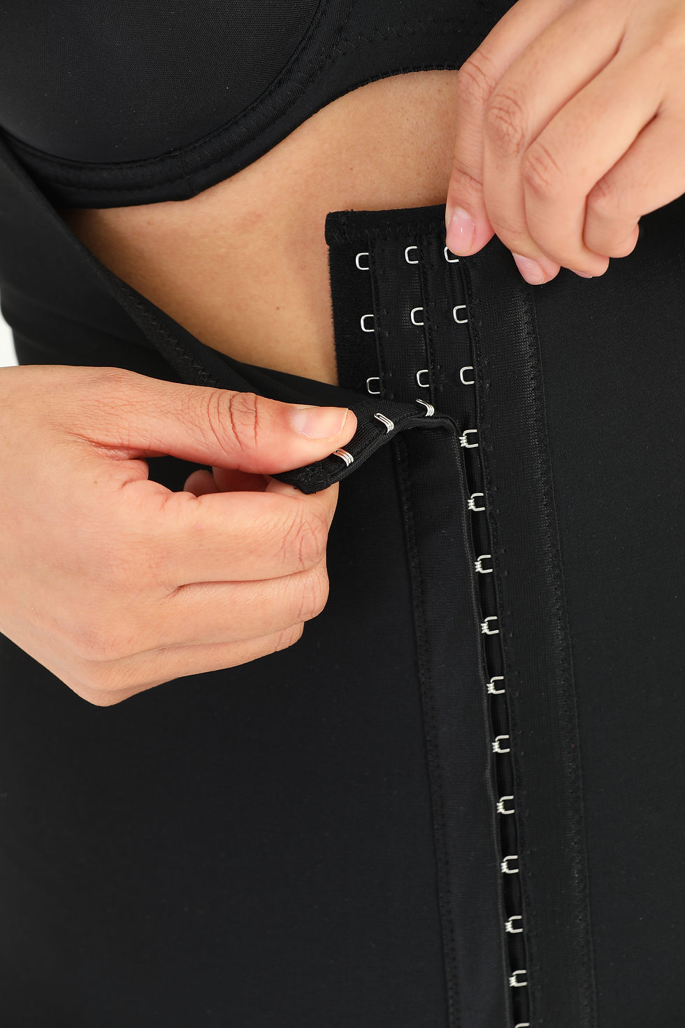 الصورة المصغرة: LP 211 Post -  Surgical Compression Bodysuit For BBL Fat Transfer With Sleeves