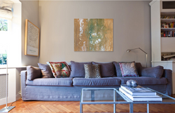 Chegando_em_Portimão_(Arriving_in_Portimão)_oh_my_rendering_blue_couch