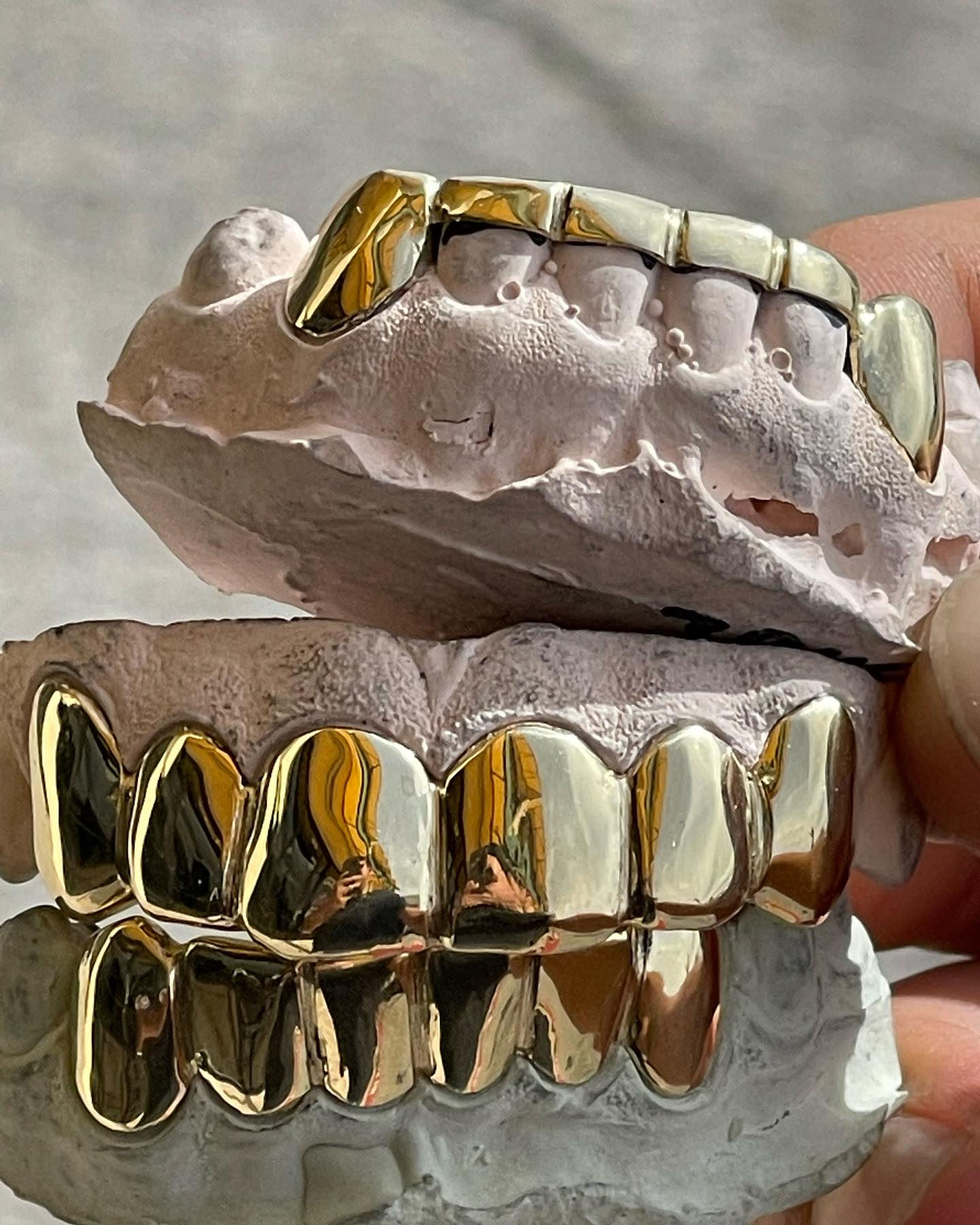 12 PC 10K GOLD GRILL WITH DESIGN