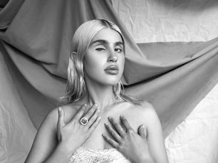 Zuzu Valla: Redefining Beauty Through Photography