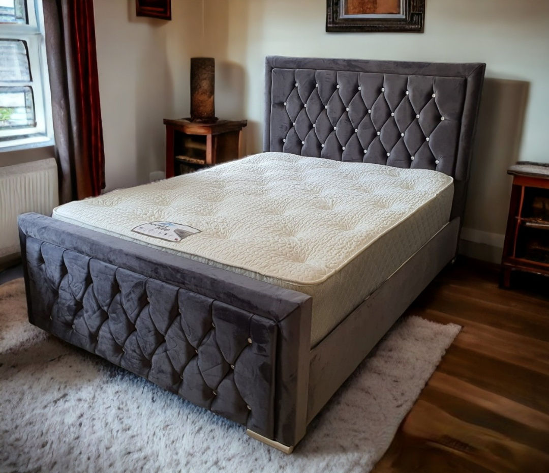 Chesterfield bumper Bed