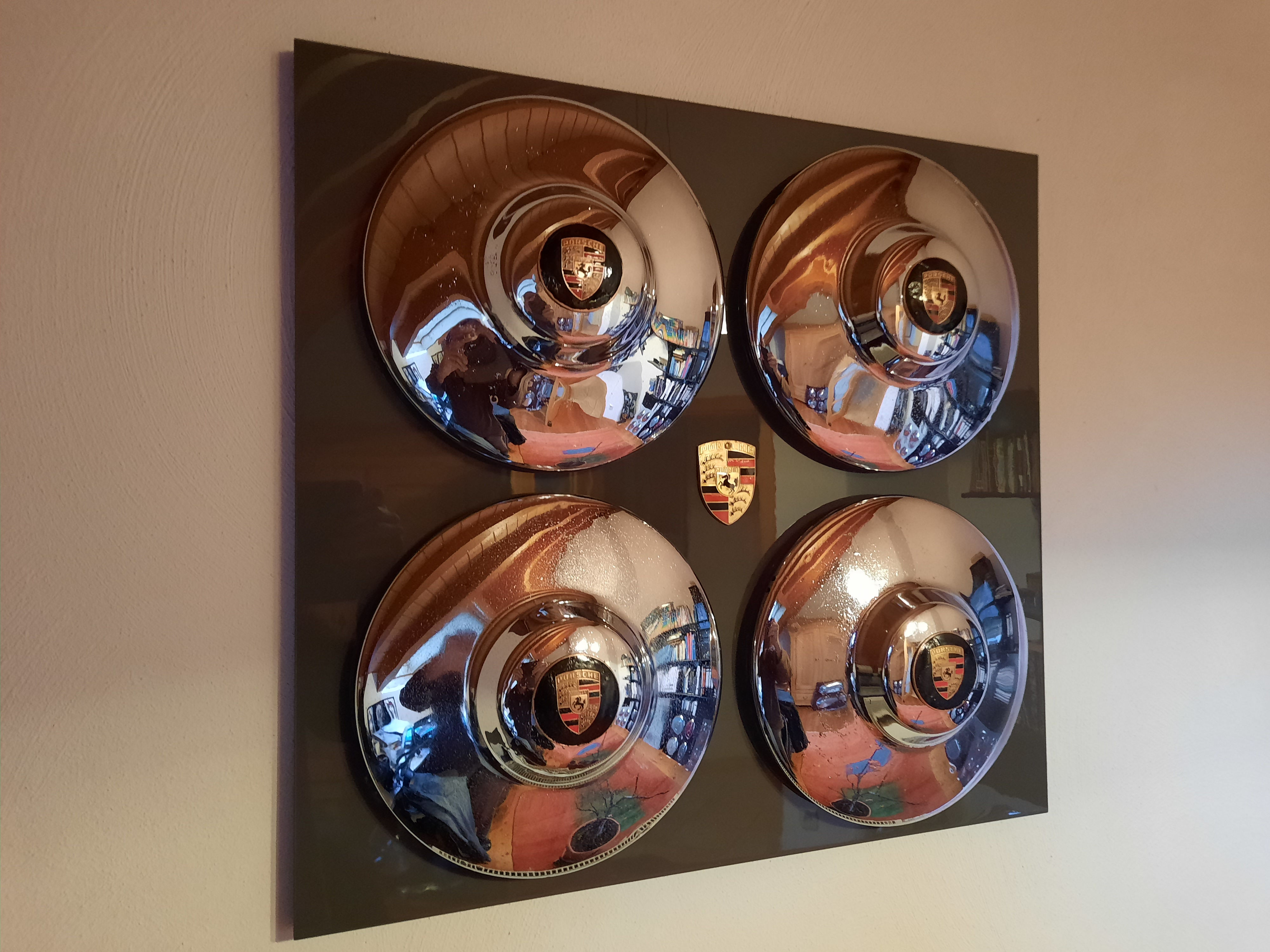 Porsche 356 Radkappen-Bild-Grau