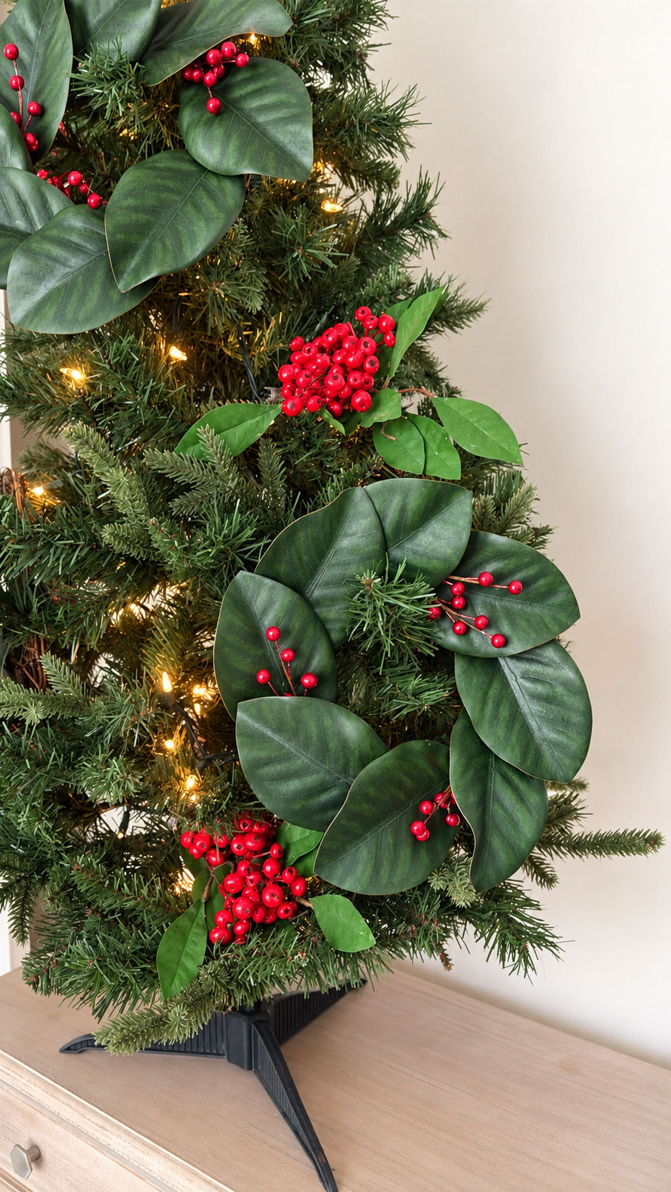 Thumbnail: Mini Wreath - Christmas Magnolia 