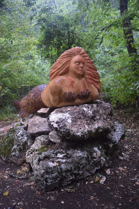 scultura in legno cedro Bella Addormentata