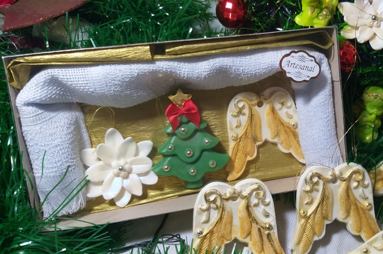 KIT 3 SABONETES PINGENTES NATALINOS      valor aproximado