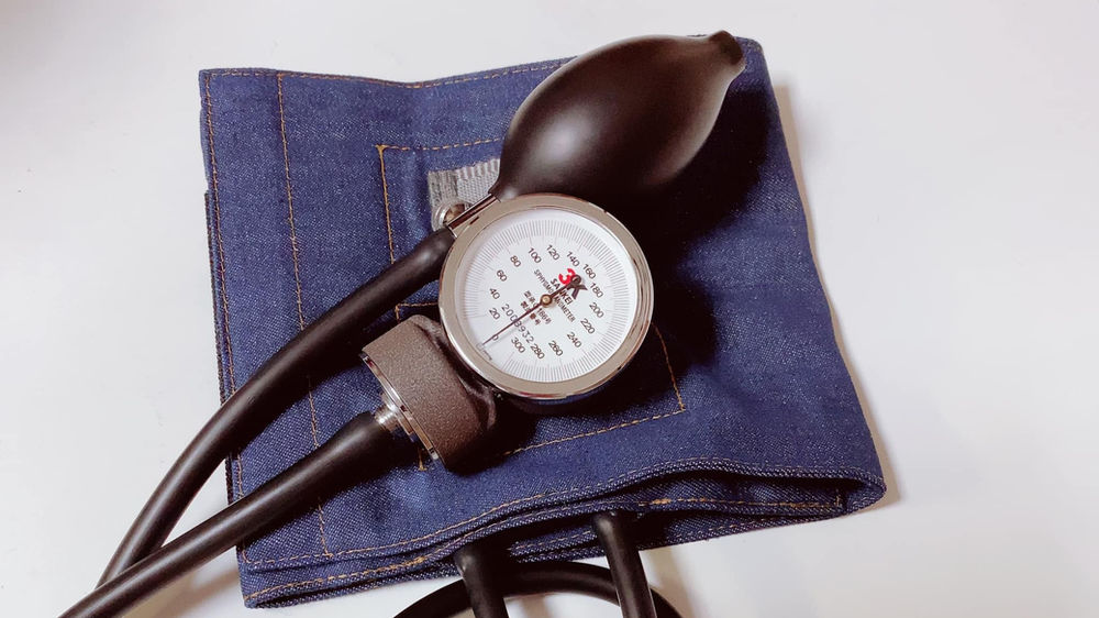 Auscultate Korotkoff's sound with Nexstetho and use aneroid sphygmomanometer