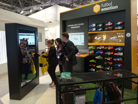 Why Digital Signage is Crucial for Retail Stores