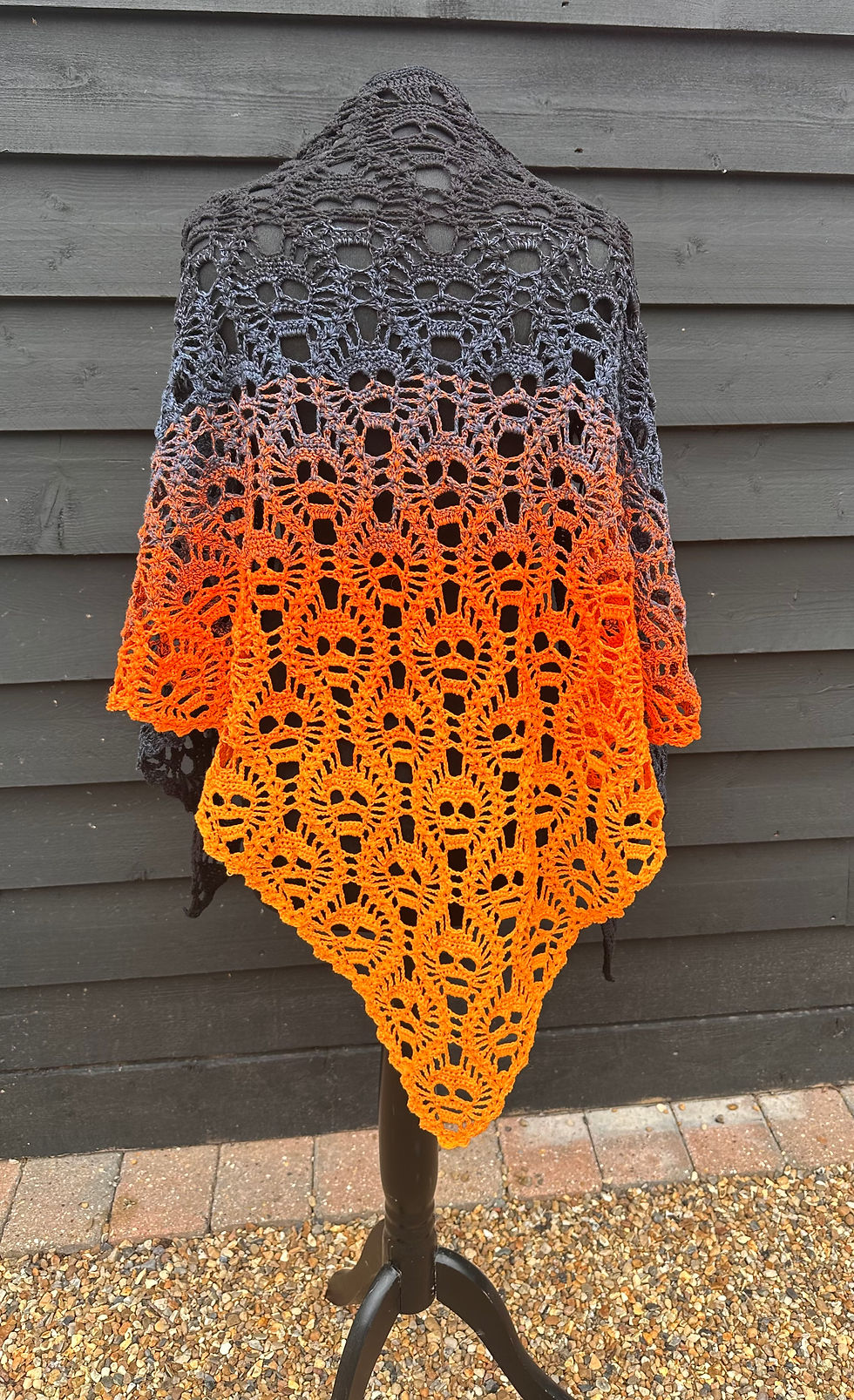 Thumbnail: ‘Lost Souls’ skull shawl