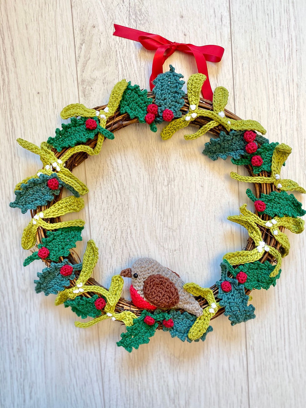 Thumbnail: Christmas robin & holly wreath