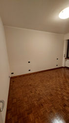 IMBIANCATURA CAMERA DA LETTO PRIMA E DOPO (1).jpg