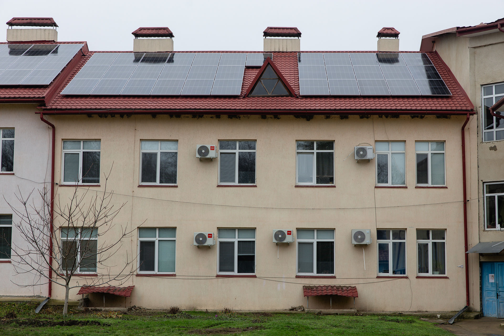 Sun for surgery: solar power station installed at a hospital in Odesa region